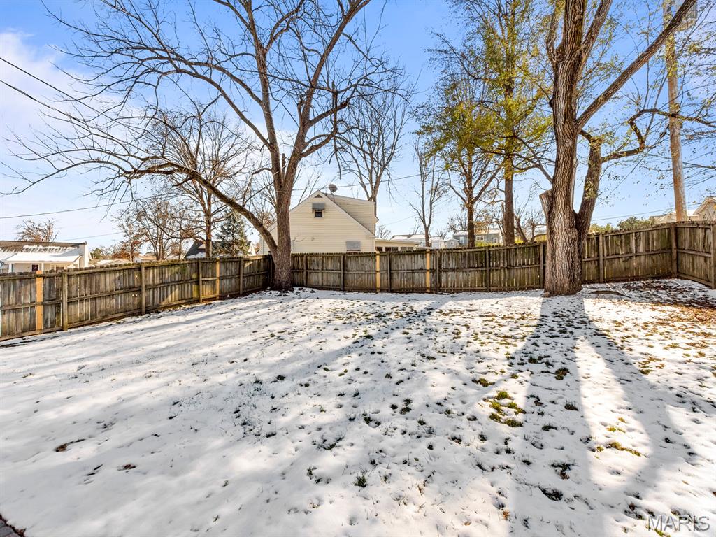 St Louis, Missouri 63123, United States, 4 Bedrooms Bedrooms, ,2 BathroomsBathrooms,Residential,Pending,249682