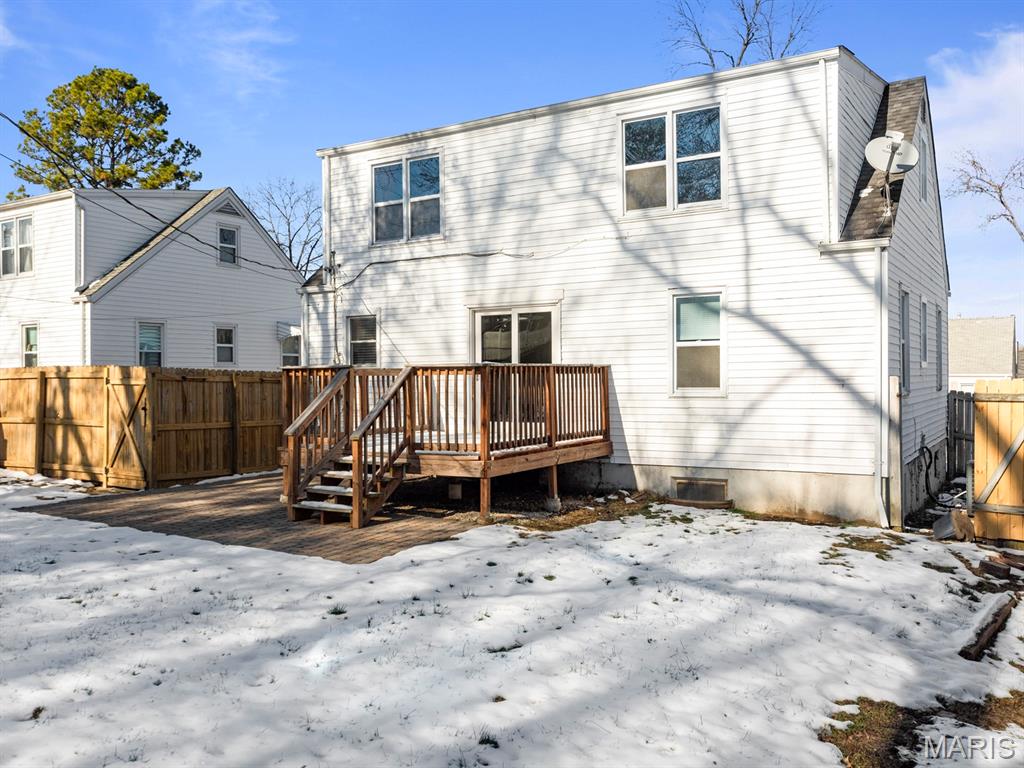 St Louis, Missouri 63123, United States, 4 Bedrooms Bedrooms, ,2 BathroomsBathrooms,Residential,Pending,249682