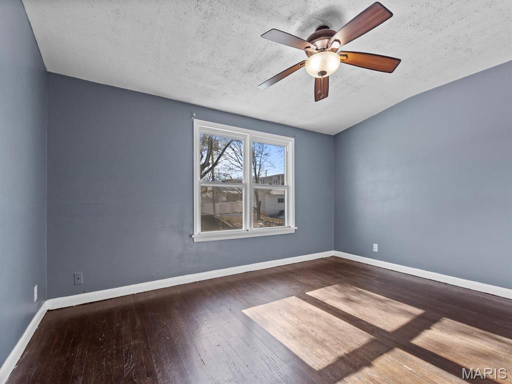 St Louis, Missouri 63123, United States, 4 Bedrooms Bedrooms, ,2 BathroomsBathrooms,Residential,Pending,249682