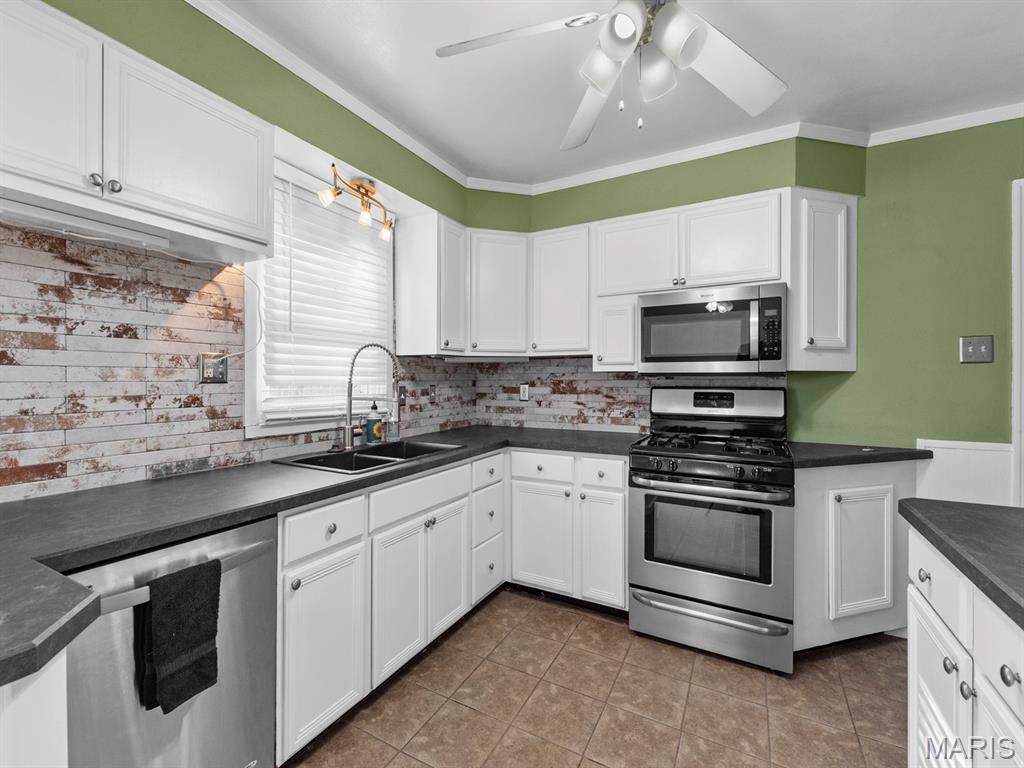 St Louis, Missouri 63123, United States, 4 Bedrooms Bedrooms, ,2 BathroomsBathrooms,Residential,Pending,249682