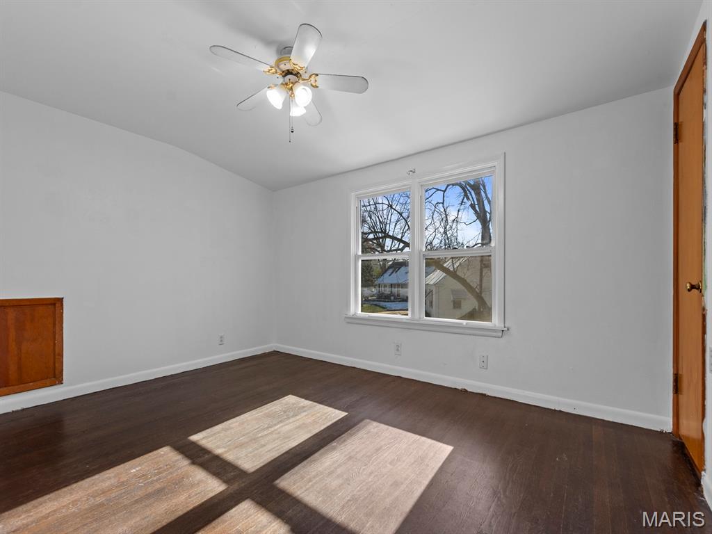 St Louis, Missouri 63123, United States, 4 Bedrooms Bedrooms, ,2 BathroomsBathrooms,Residential,Pending,249682