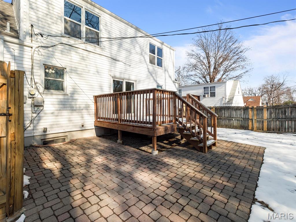 St Louis, Missouri 63123, United States, 4 Bedrooms Bedrooms, ,2 BathroomsBathrooms,Residential,Pending,249682