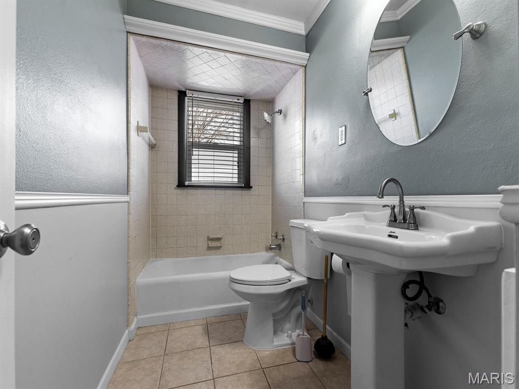 St Louis, Missouri 63123, United States, 4 Bedrooms Bedrooms, ,2 BathroomsBathrooms,Residential,Pending,249682