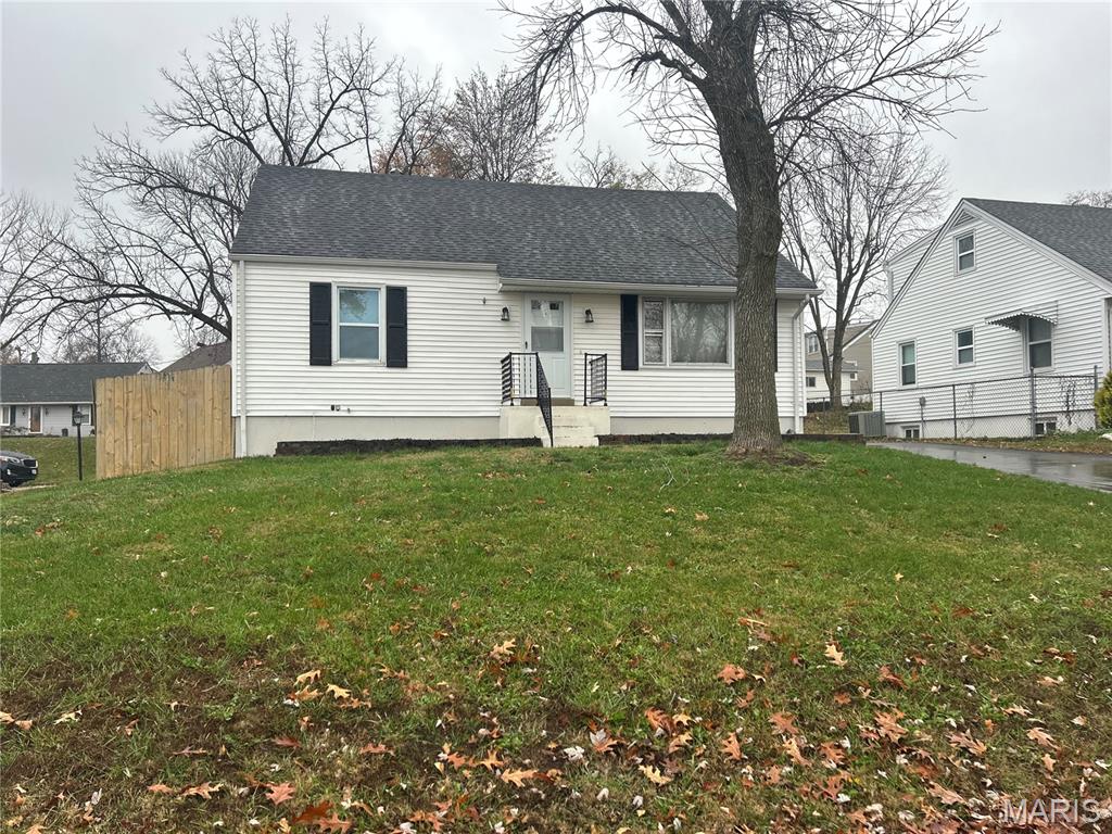 St Louis, Missouri 63123, United States, 4 Bedrooms Bedrooms, ,2 BathroomsBathrooms,Residential,Pending,249682