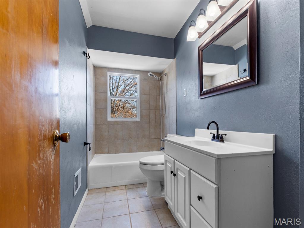 St Louis, Missouri 63123, United States, 4 Bedrooms Bedrooms, ,2 BathroomsBathrooms,Residential,Pending,249682