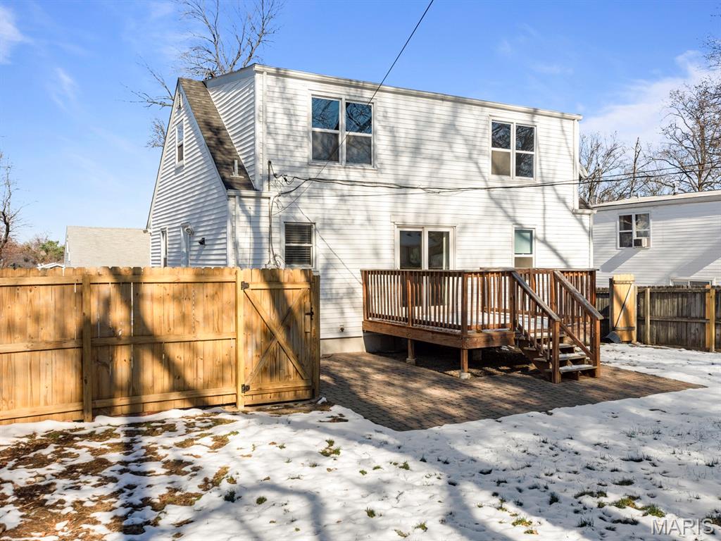 St Louis, Missouri 63123, United States, 4 Bedrooms Bedrooms, ,2 BathroomsBathrooms,Residential,Pending,249682