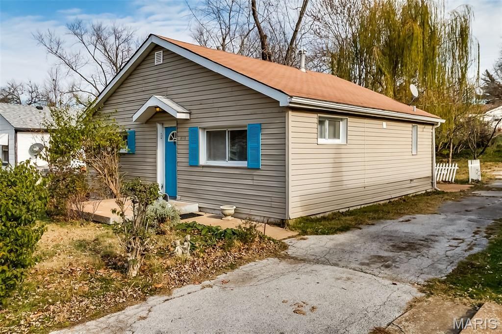 Photo of 3112 Airway Avenue, St Louis, MO 63114 (MLS # 25080082)