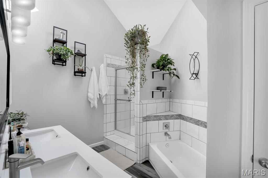 Meadow Ridge Condos Ph1 Stg4 - Residential