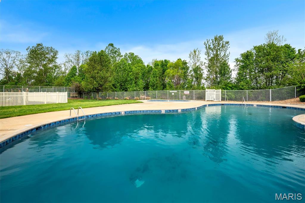 Meadow Ridge Condos Ph1 Stg4 - Residential