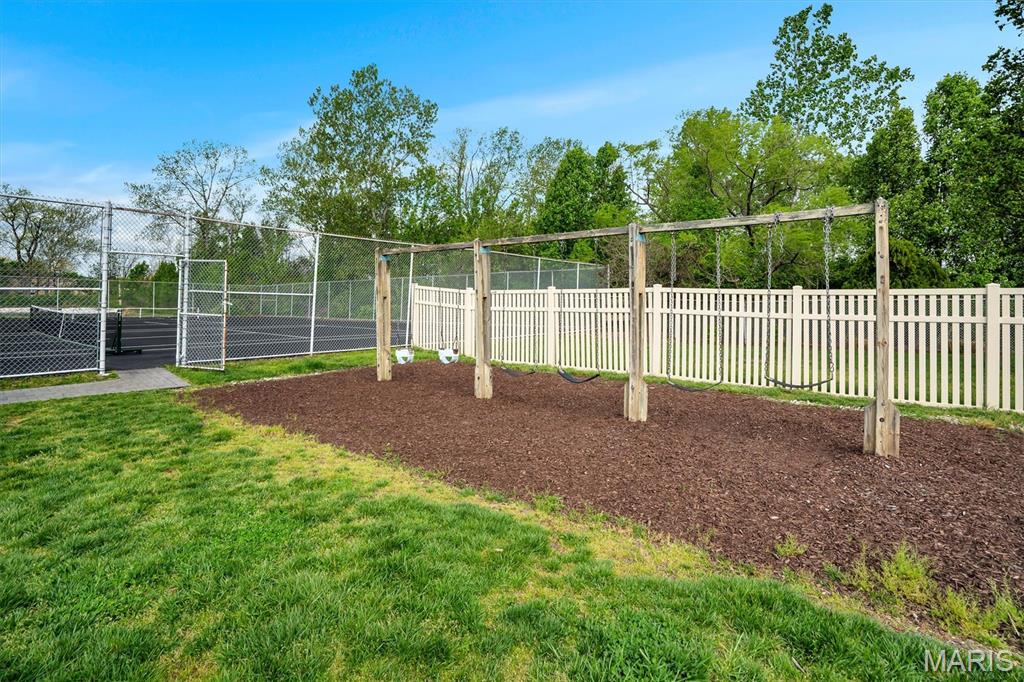 Meadow Ridge Condos Ph1 Stg4 - Residential