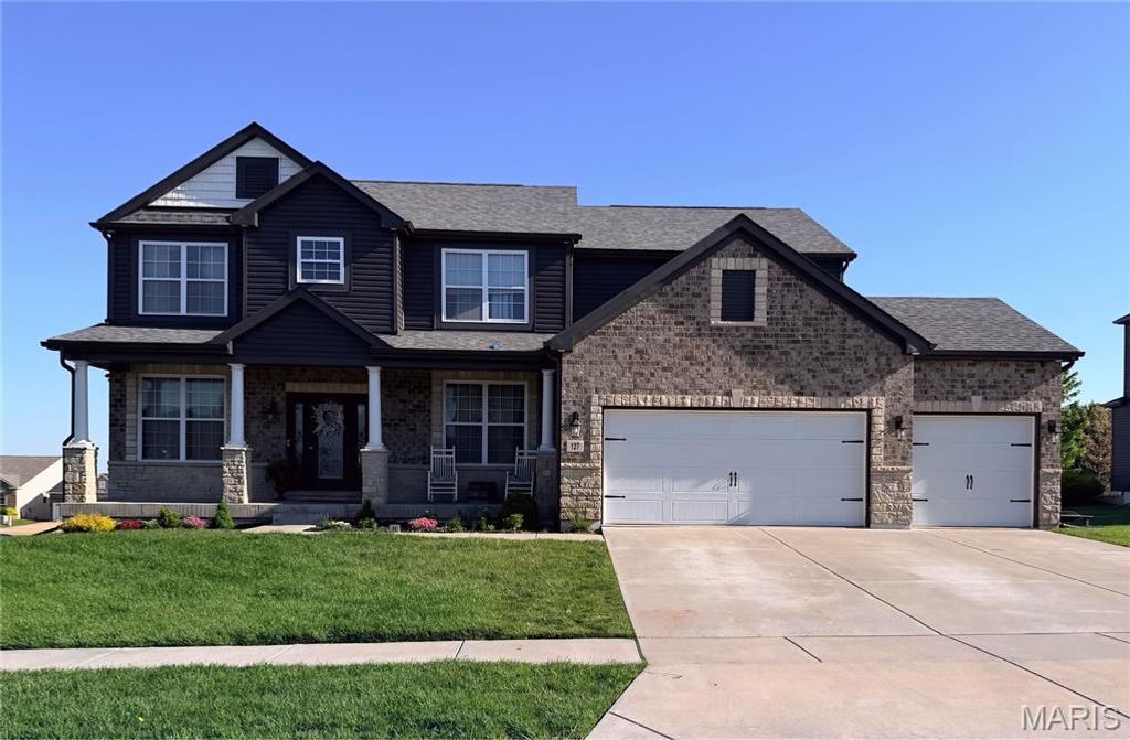Photo of 127 Central Park Avenue, Wentzville, MO 63385 (MLS # 26029009)