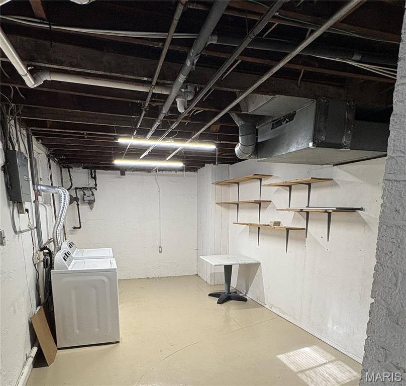 Brentwood, Missouri 63144, United States, 2 Bedrooms Bedrooms, ,1 BathroomBathrooms,Residential,Active,175873