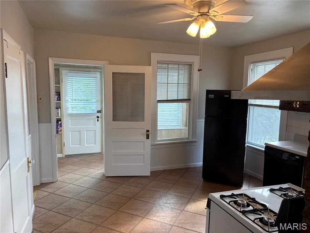 Brentwood, Missouri 63144, United States, 2 Bedrooms Bedrooms, ,1 BathroomBathrooms,Residential,Active,175873