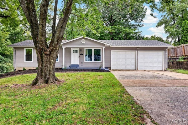 11 HIGHLAND DR, SAINT CHARLES, MO 63303 - Image 1184ede74691e421d3d65e09d16cfeea/958313773
