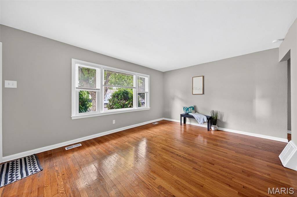 Photo of 860 Loekes Drive, Florissant, MO 63031 (MLS # 26025359)