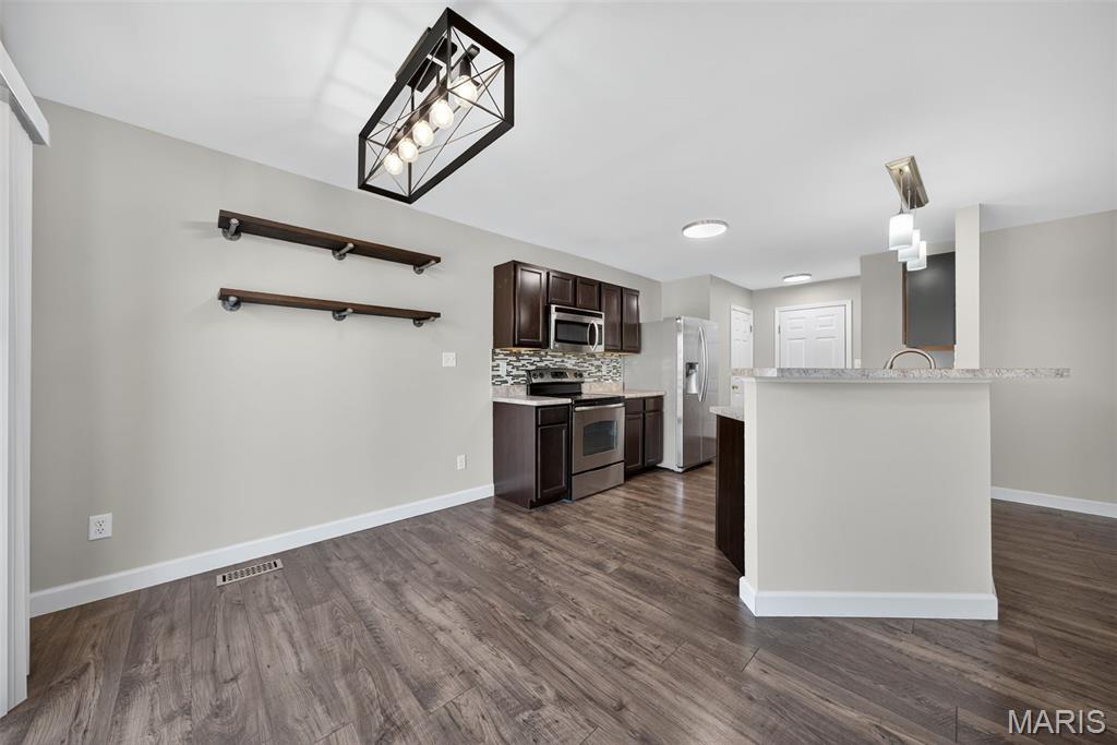 O'Fallon, Missouri 63368, United States, 3 Bedrooms Bedrooms, ,3 BathroomsBathrooms,Residential,Active,189917