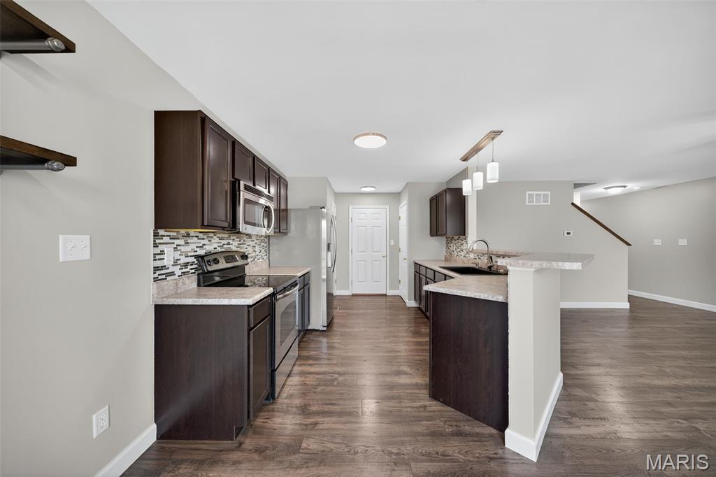 O'Fallon, Missouri 63368, United States, 3 Bedrooms Bedrooms, ,3 BathroomsBathrooms,Residential,Active,189917