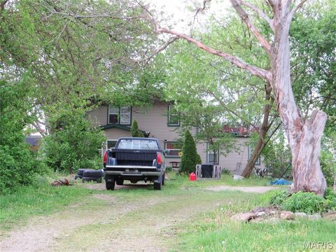 Photo of 510 N Oak Street, Owensville, MO 65066 (MLS # 26023424)