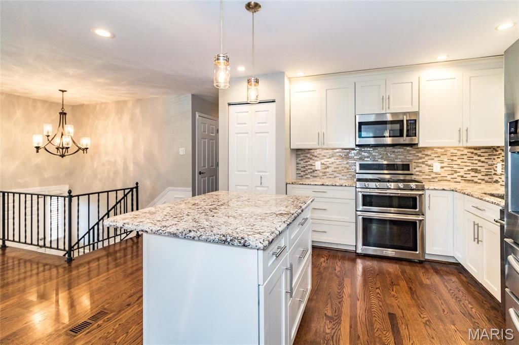 Photo of 123 Oakside Lane, St Louis, MO 63122 (MLS # 26023099)