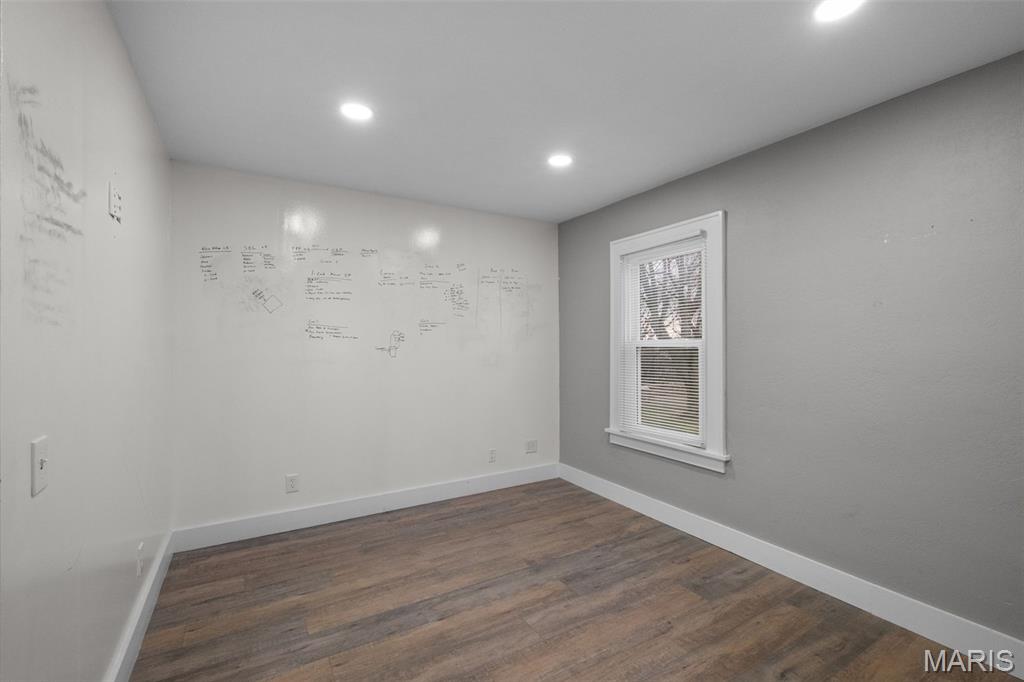 Baileys 02 - Commercial Lease