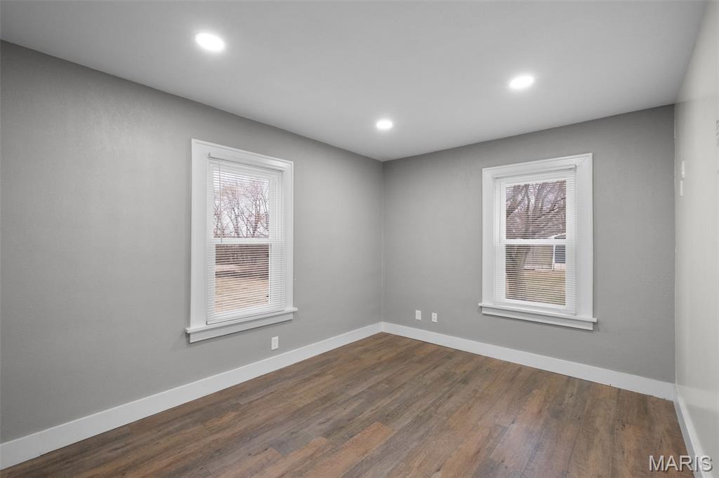 Baileys 02 - Commercial Lease