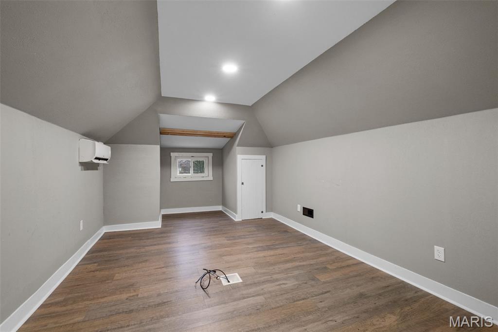 Baileys 02 - Commercial Lease