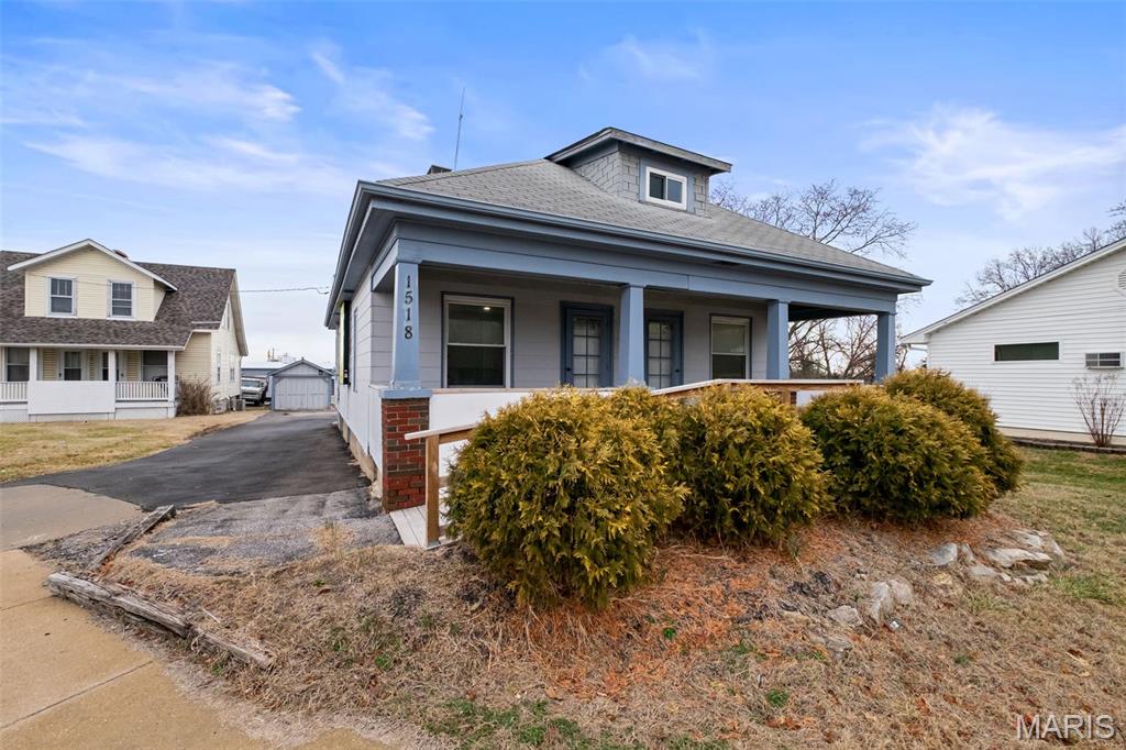 Baileys 02 - Commercial Lease