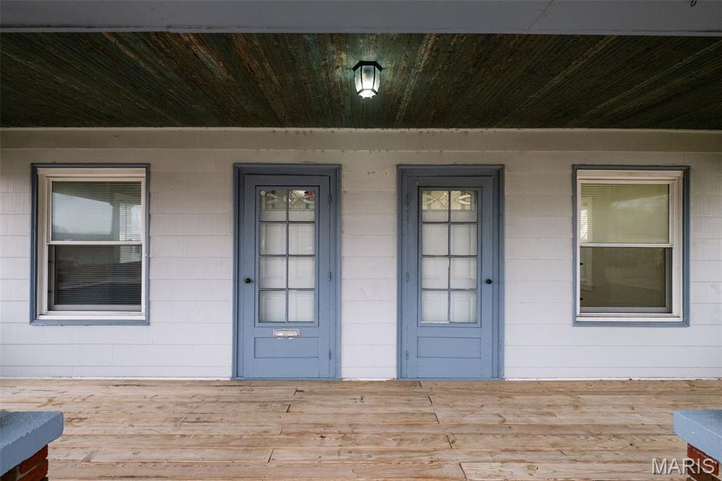 Baileys 02 - Commercial Lease