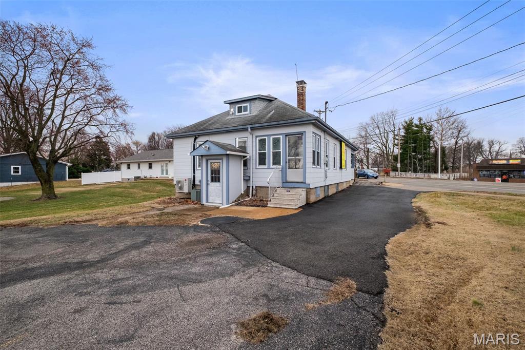 Baileys 02 - Commercial Lease