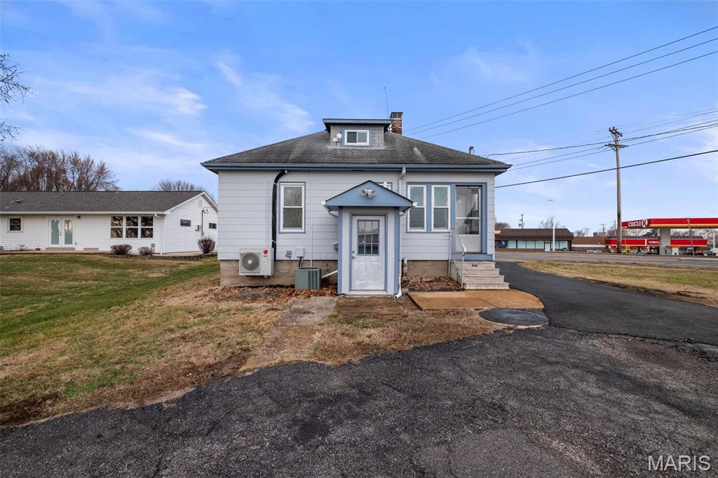 Baileys 02 - Commercial Lease