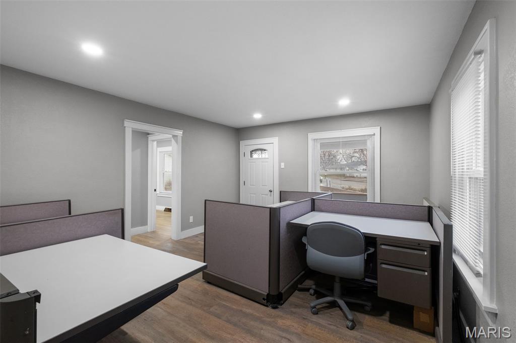 Baileys 02 - Commercial Lease