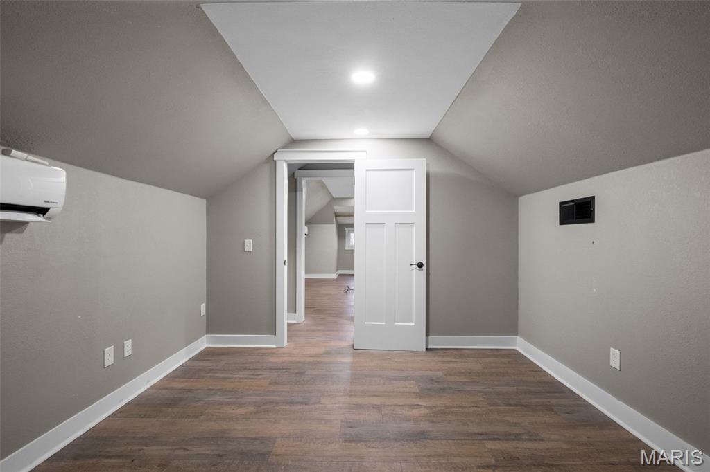 Baileys 02 - Commercial Lease