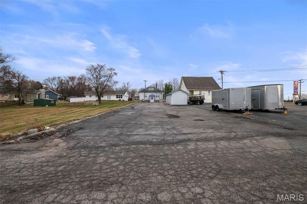 Baileys 02 - Commercial Lease