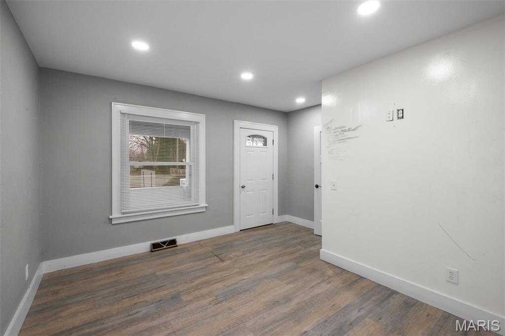 Baileys 02 - Commercial Lease