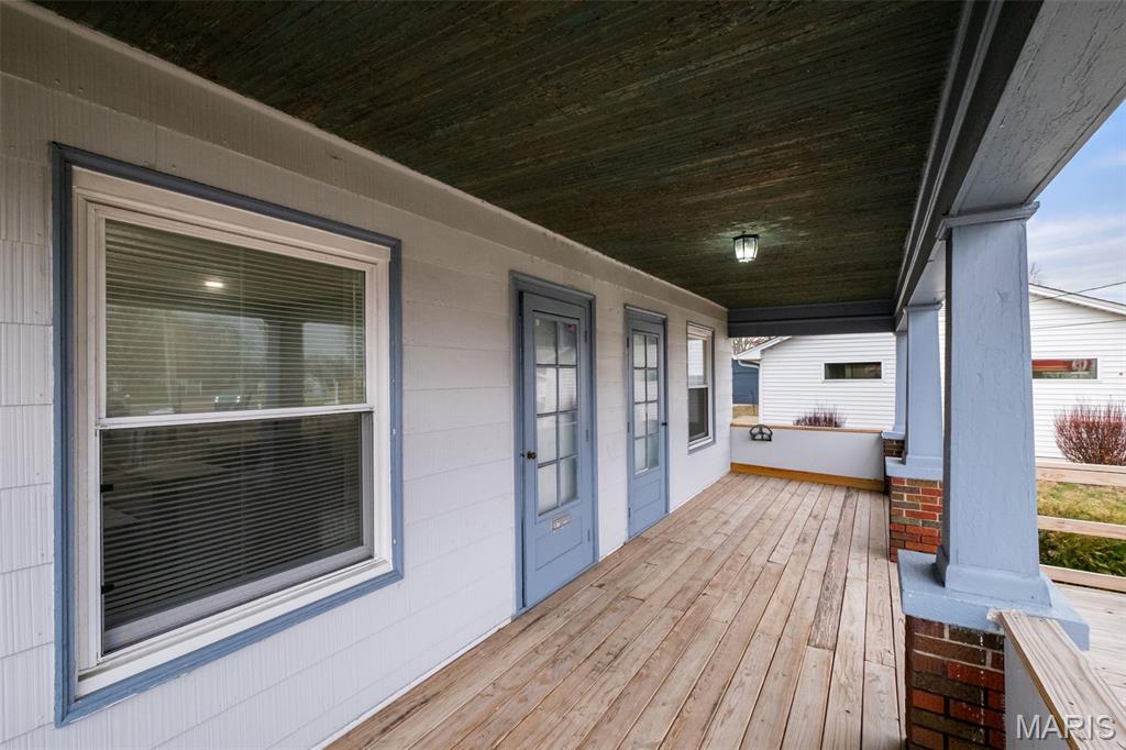 Baileys 02 - Commercial Lease