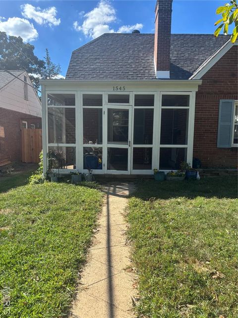 1545 Moore Place University City MO 63130