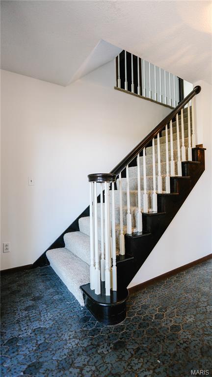 2613 Mockingbird Lane