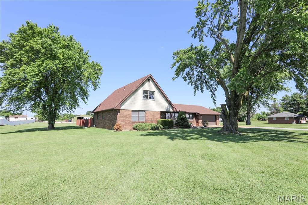 2613 Mockingbird Lane