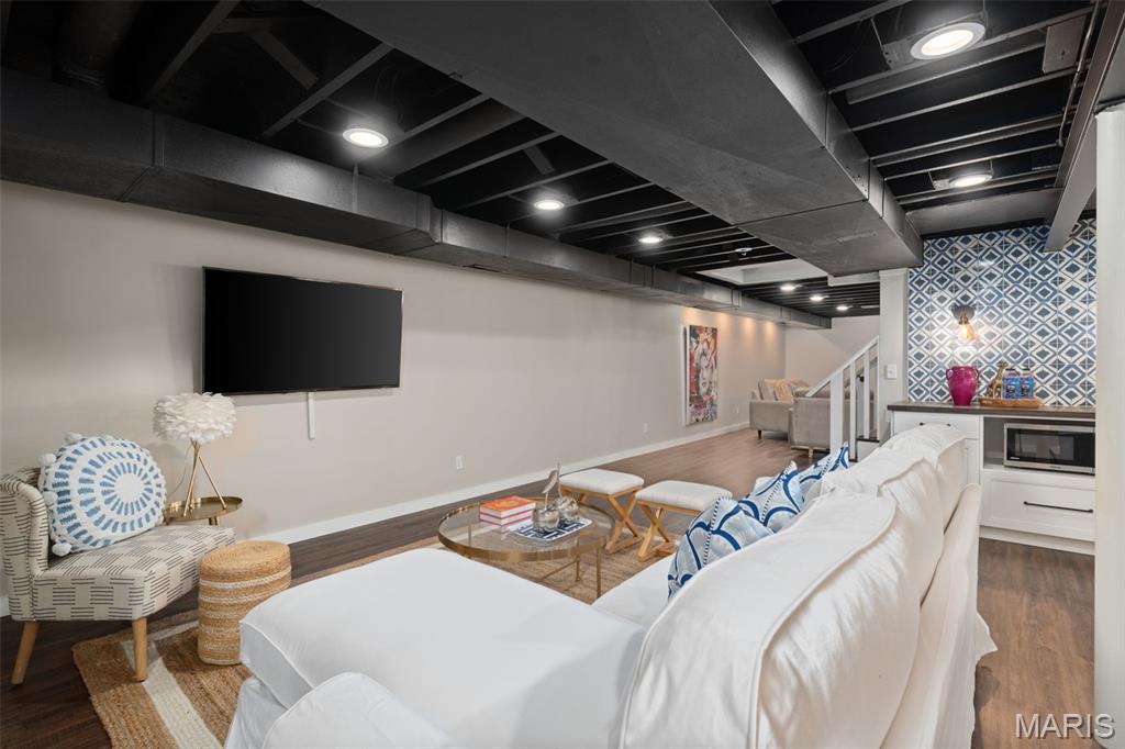 Berkley Manor 6 - Residential