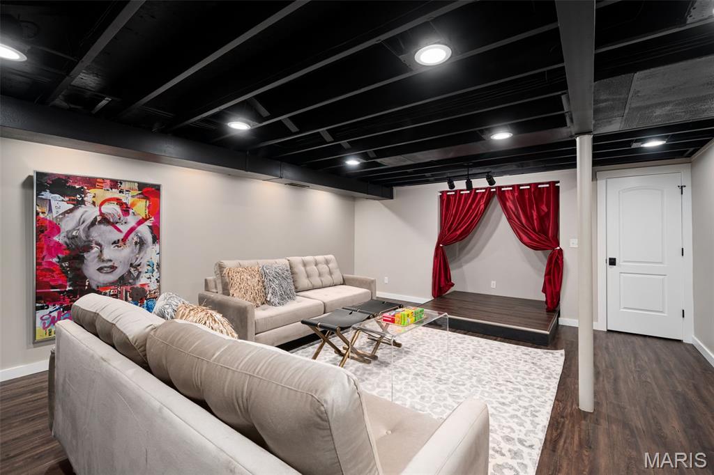 Berkley Manor 6 - Residential