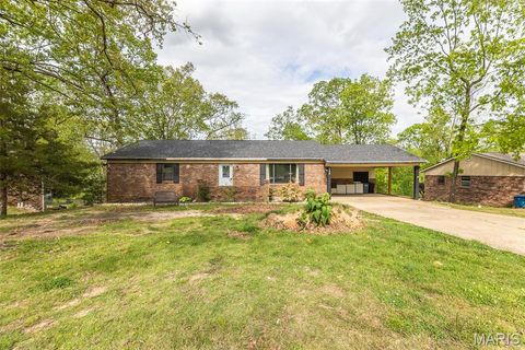Photo of 2010 Schweitzer Drive, Poplar Bluff, MO 63901 (MLS # 26023060)