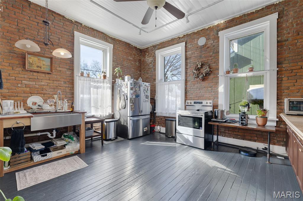 Town/Kimmswick - Commercial Sale