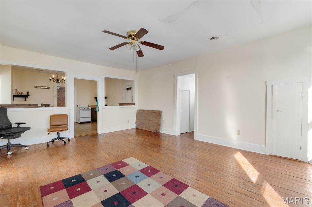 Town/Kimmswick - Commercial Sale