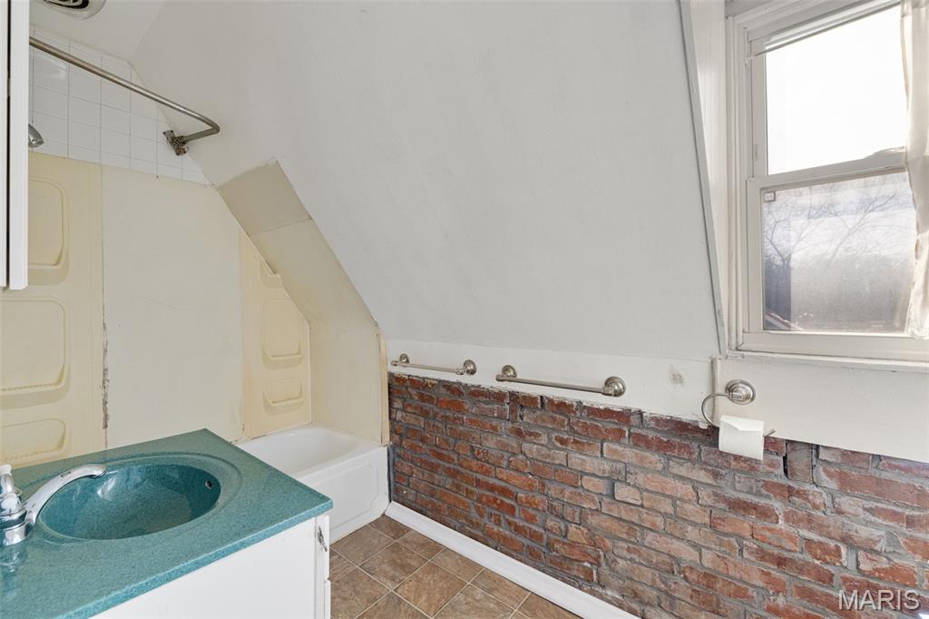 Town/Kimmswick - Commercial Sale