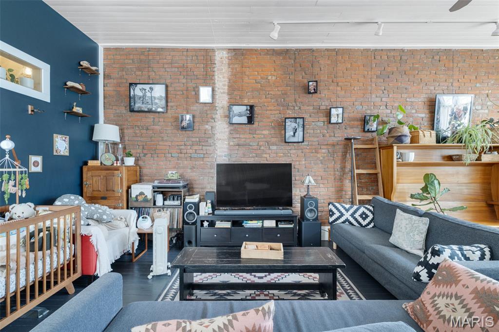 Town/Kimmswick - Commercial Sale