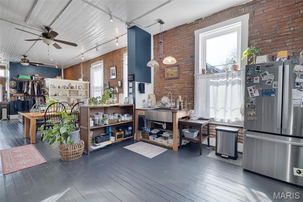 Town/Kimmswick - Commercial Sale