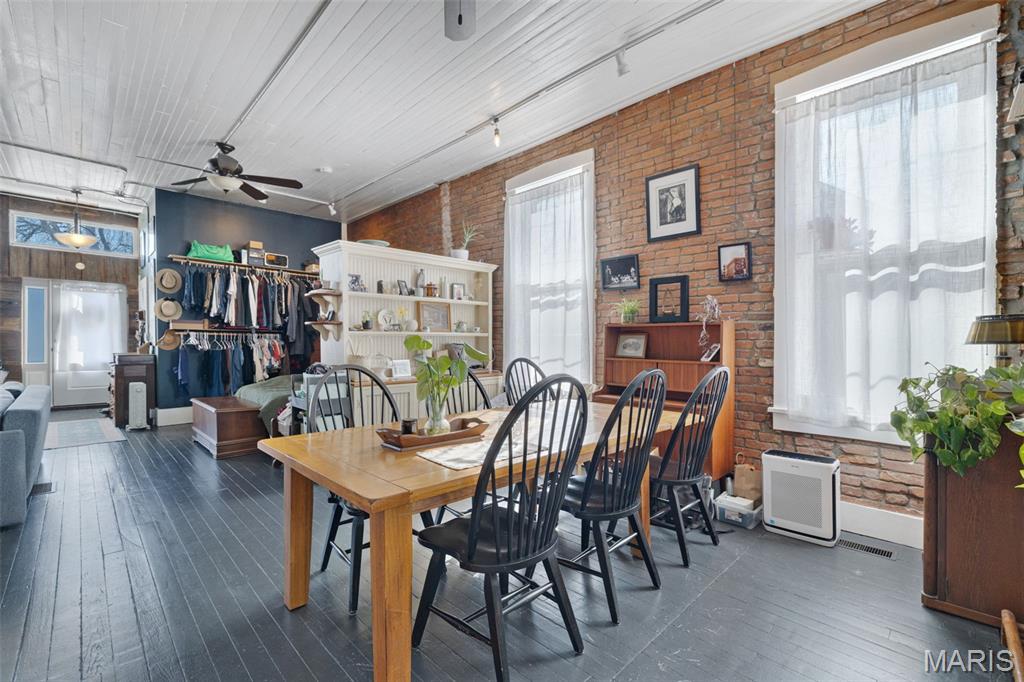 Town/Kimmswick - Commercial Sale