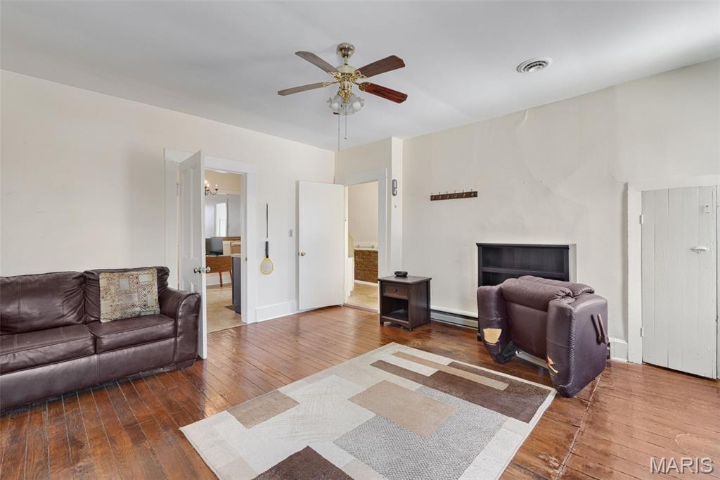 Town/Kimmswick - Commercial Sale