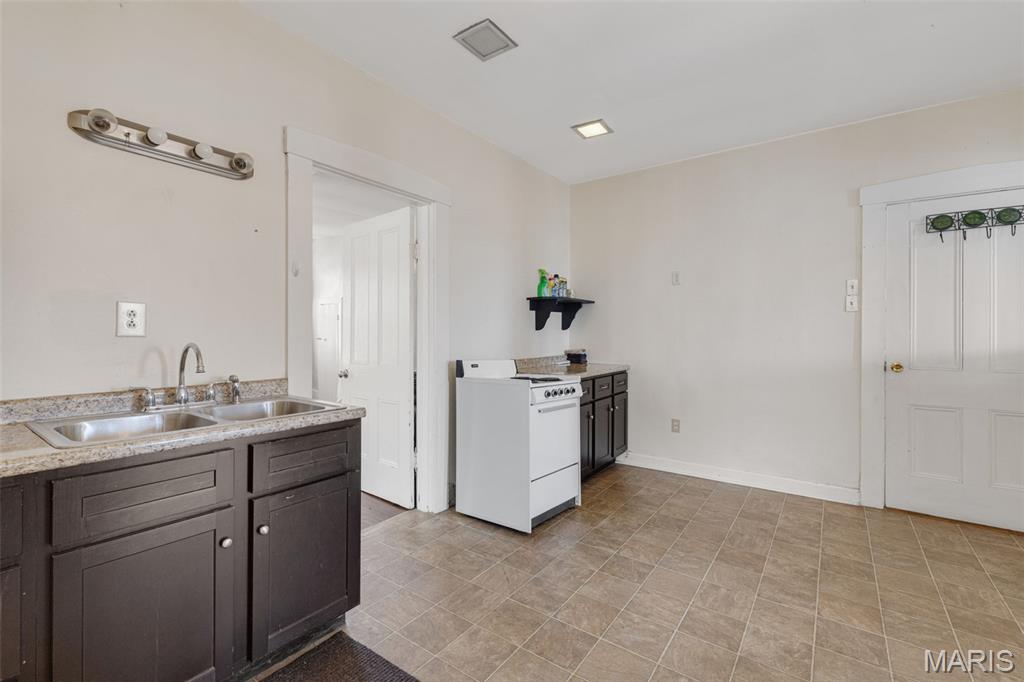 Town/Kimmswick - Commercial Sale