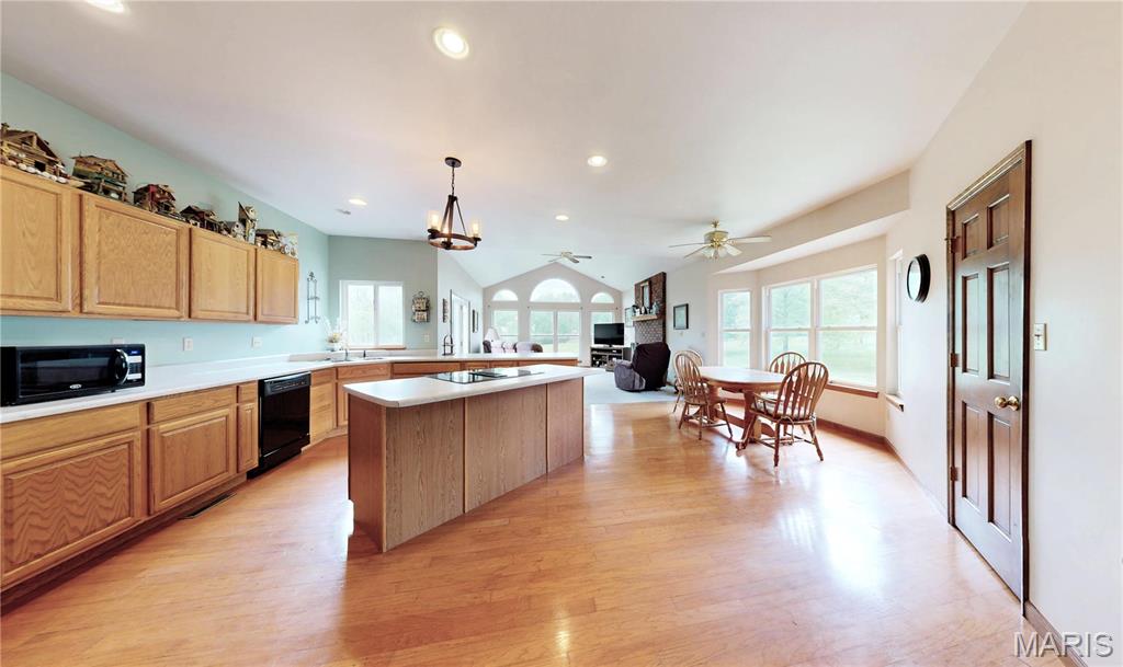 6 Steepleview Court